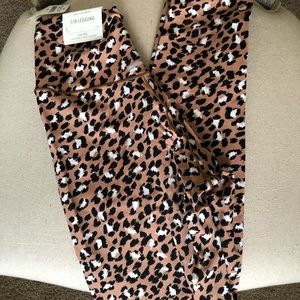 NWT Aerie Offline High Waisted Crossover Leggings Size S Leopard Raw Sienna